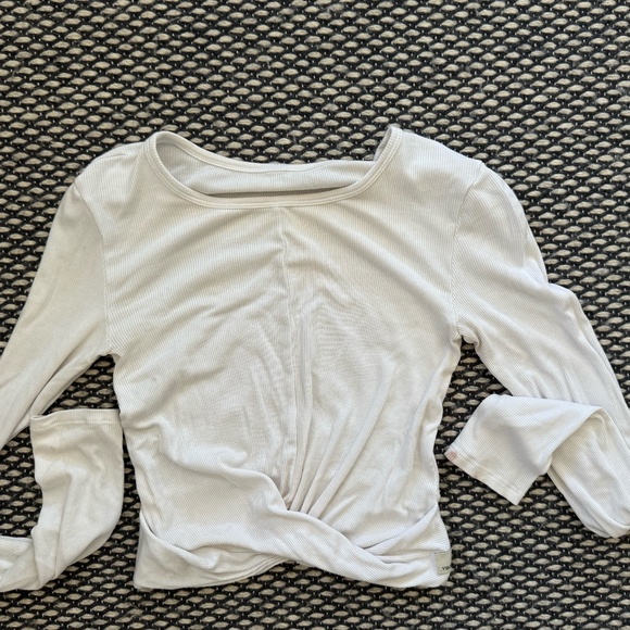 Vuori Tops - Vuori cropped ribbed long sleeve Cove Twist Crop Tee